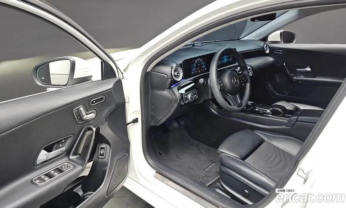 Mercedes-Benz A-Class 2020 2.0 автомат (гидро), фото 12