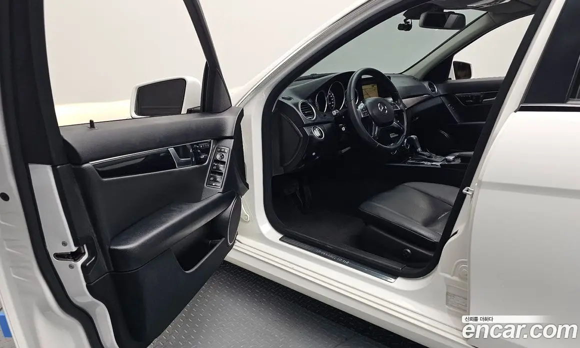 Mercedes-Benz C-Class 2012 1.8 автомат (гидро), фото 10