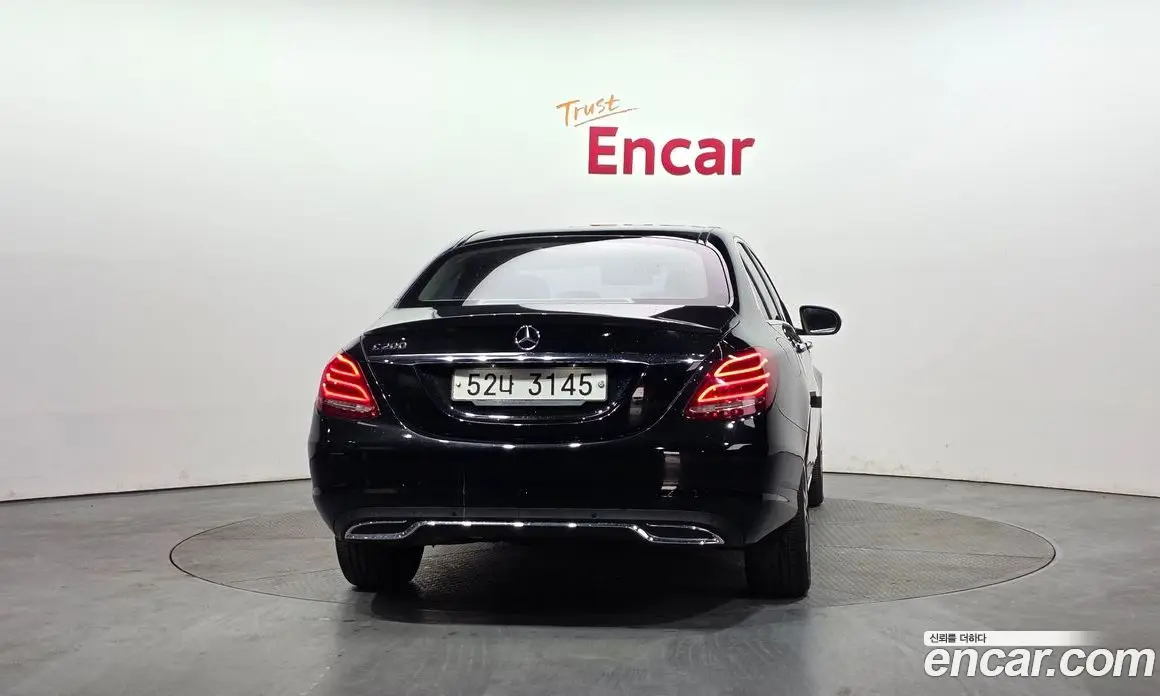 Mercedes-Benz C-Class 2017 2.0 автомат (гидро), фото 4