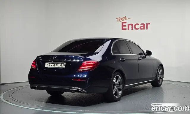 Mercedes-Benz E-Class 2018 2.0 автомат (гидро), миниатюра 2