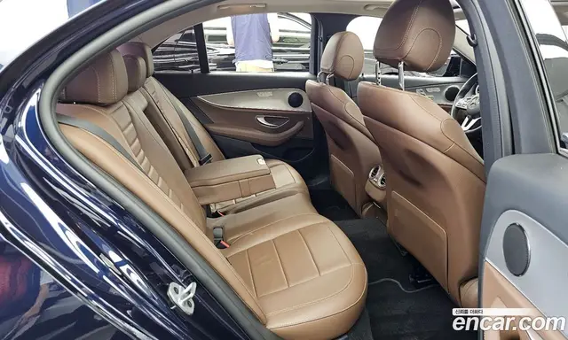Mercedes-Benz E-Class 2018 2.0 автомат (гидро), миниатюра 12