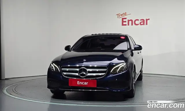 Mercedes-Benz E-Class 2018 2.0 автомат (гидро), миниатюра 3