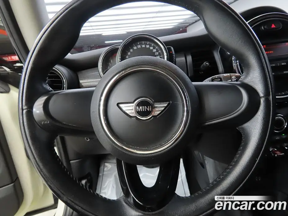 Mini Cooper 2014 1.5 автомат (гидро), фото 8 Mini Cooper 2014 1.5 автомат (гидро), фото 8