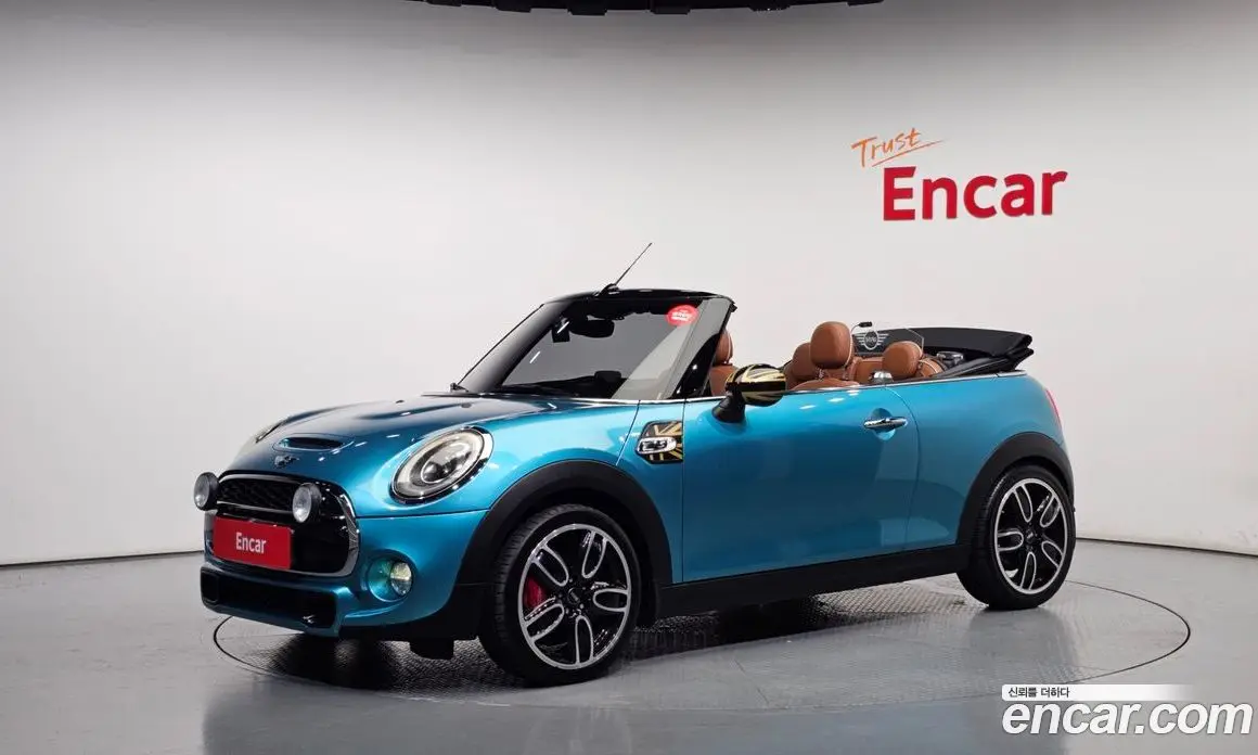 Mini Cooper Convertible 2016 2.0 автомат (гидро), фото 1 Mini Cooper Convertible 2016 2.0 автомат (гидро), фото 1