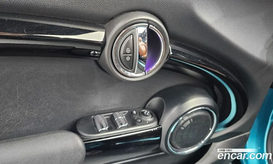 Mini Cooper Convertible 2016 2.0 автомат (гидро), фото 14 Mini Cooper Convertible 2016 2.0 автомат (гидро), фото 14