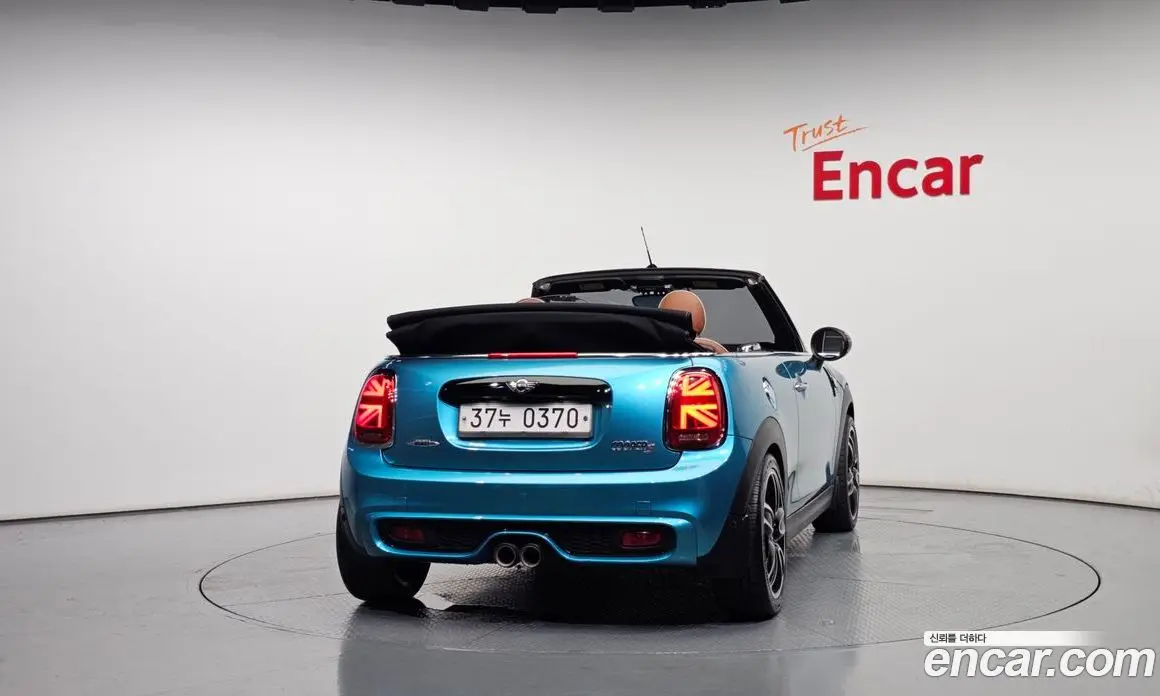 Mini Cooper Convertible 2016 2.0 автомат (гидро), фото 4 Mini Cooper Convertible 2016 2.0 автомат (гидро), фото 4