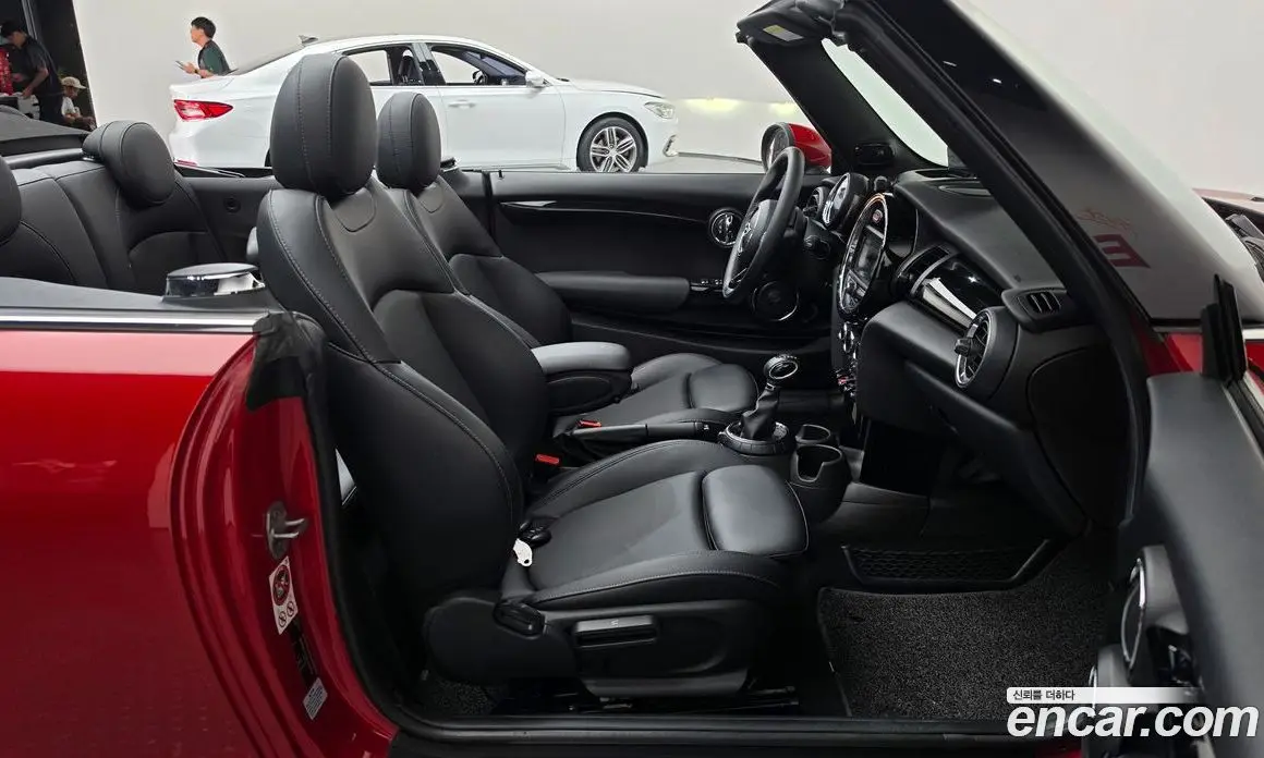 Mini Cooper Convertible 2017 1.5 автомат (гидро), фото 11