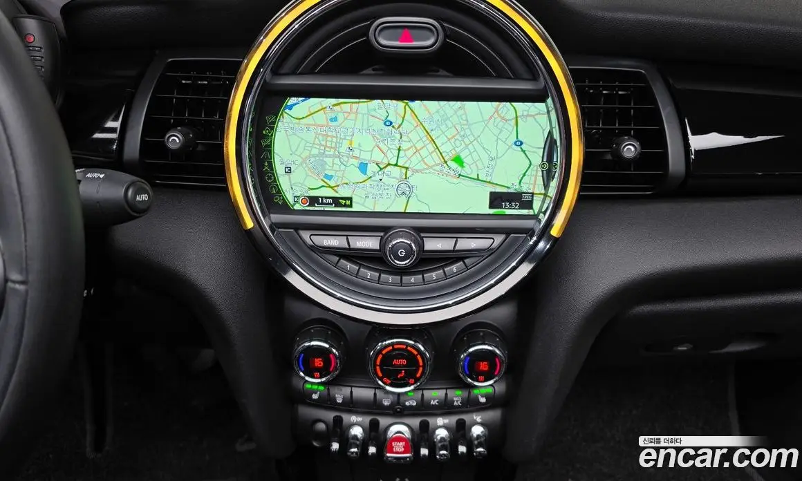 Mini Cooper Convertible 2017 1.5 автомат (гидро), фото 15