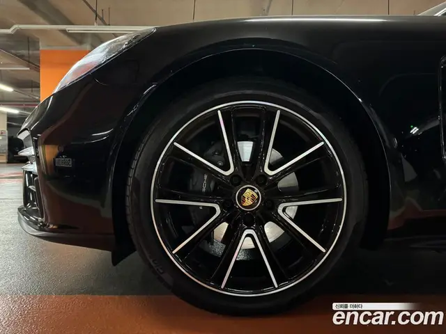 Porsche Panamera, 2023, 19 580 км
