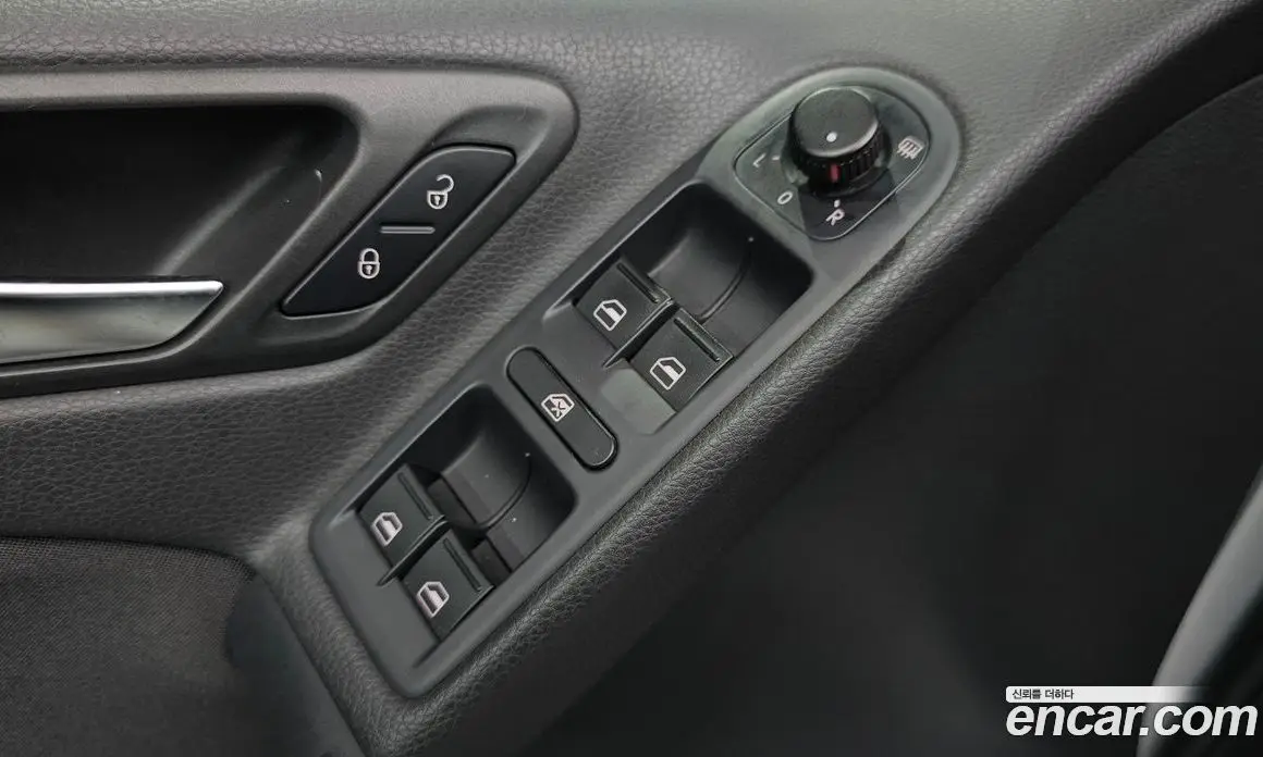 Volkswagen Golf 2012 1.6 автомат (гидро), фото 18