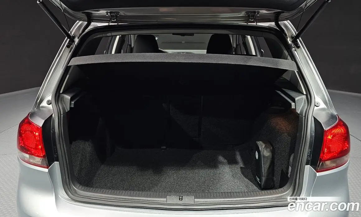 Volkswagen Golf 2012 1.6 автомат (гидро), фото 20