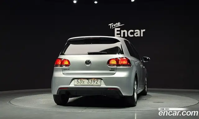 Volkswagen Golf 2012 1.6 автомат (гидро), миниатюра 4