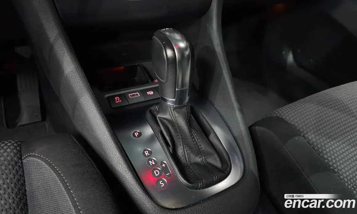 Volkswagen Golf 2012 1.6 автомат (гидро), фото 9
