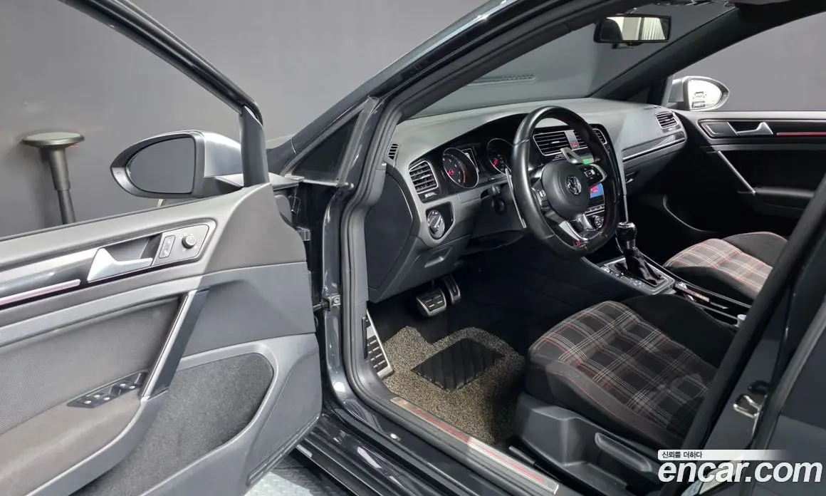 Volkswagen Golf 2016 2.0 автомат (гидро), фото 10 Volkswagen Golf 2016 2.0 автомат (гидро), фото 10