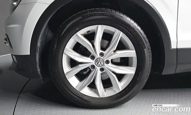 Volkswagen Tiguan 2020 2.0 автомат (гидро), миниатюра 5