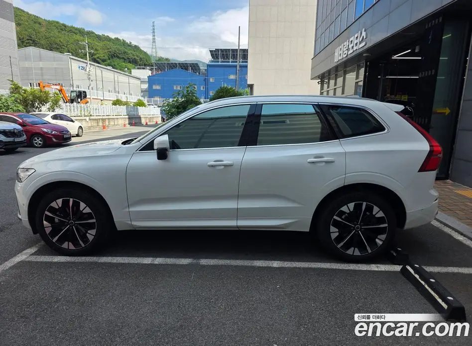 Volvo XC60 2025 2.0 автомат (гидро), фото 6 Volvo XC60 2025 2.0 автомат (гидро), фото 6