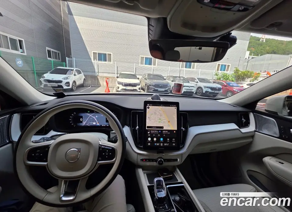 Volvo XC60 2025 2.0 автомат (гидро), фото 7 Volvo XC60 2025 2.0 автомат (гидро), фото 7
