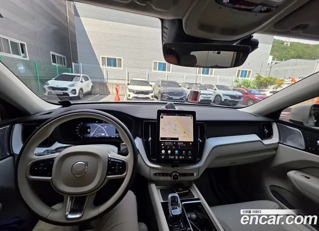 Volvo XC60 2025 2.0 автомат (гидро), миниатюра 7 Volvo XC60 2025 2.0 автомат (гидро), миниатюра 7