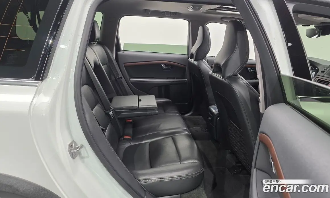 Volvo XC70 2016 2.0 автомат (гидро), фото 12 Volvo XC70 2016 2.0 автомат (гидро), фото 12