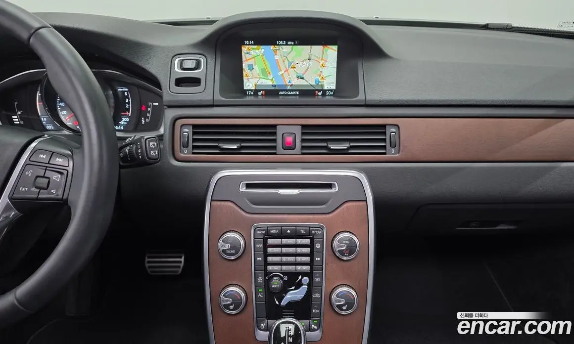Volvo XC70 2016 2.0 автомат (гидро), фото 14 Volvo XC70 2016 2.0 автомат (гидро), фото 14