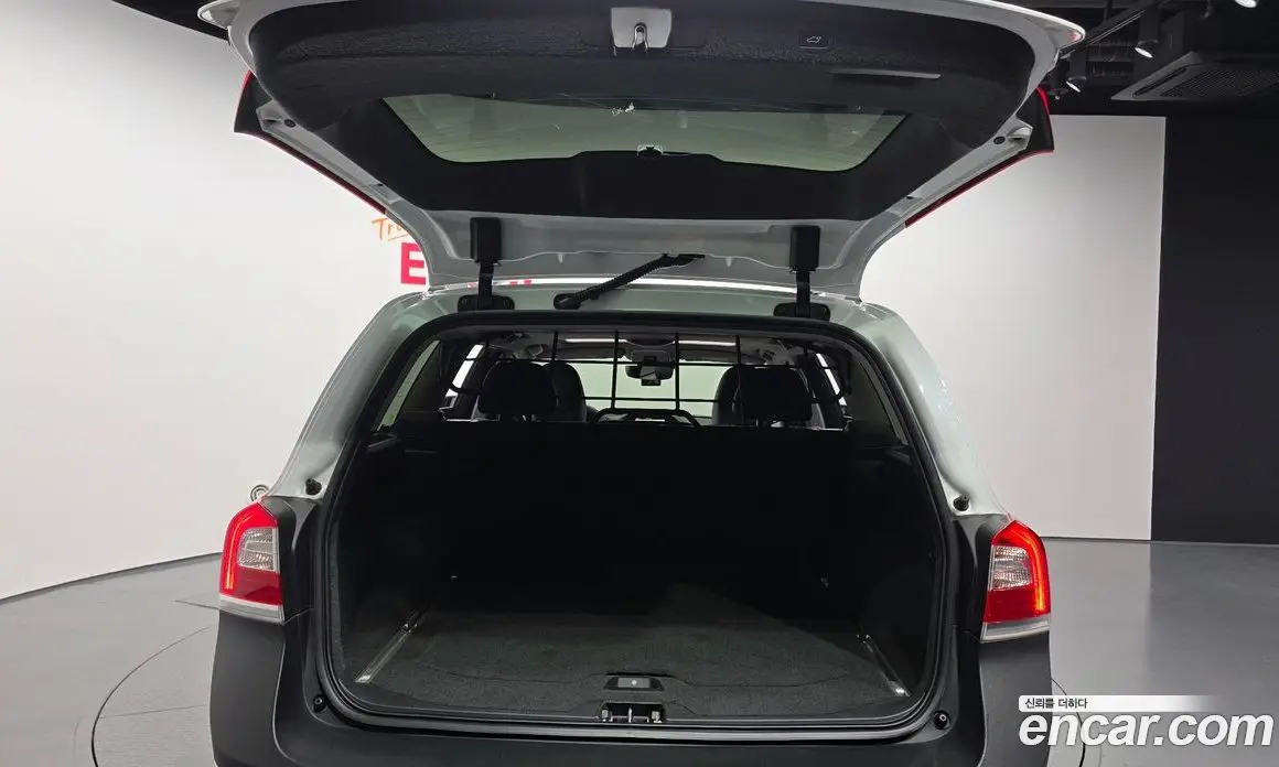 Volvo XC70 2016 2.0 автомат (гидро), фото 20 Volvo XC70 2016 2.0 автомат (гидро), фото 20