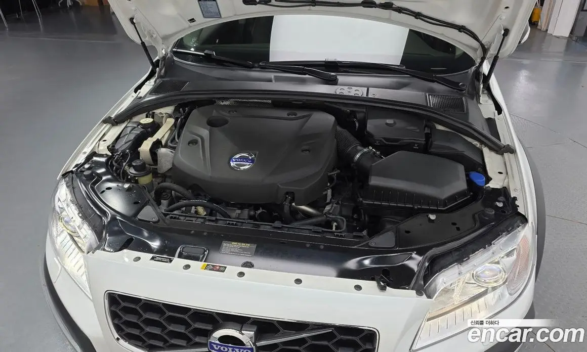 Volvo XC70 2016 2.0 автомат (гидро), фото 6 Volvo XC70 2016 2.0 автомат (гидро), фото 6