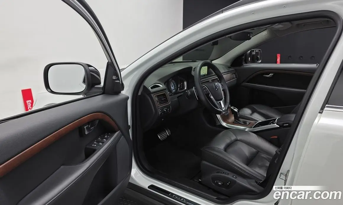 Volvo XC70 2016 2.0 автомат (гидро), фото 10 Volvo XC70 2016 2.0 автомат (гидро), фото 10