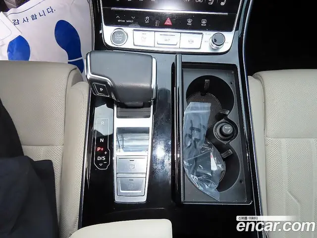 Audi A8 2022 3.0 автомат (гидро), миниатюра 11