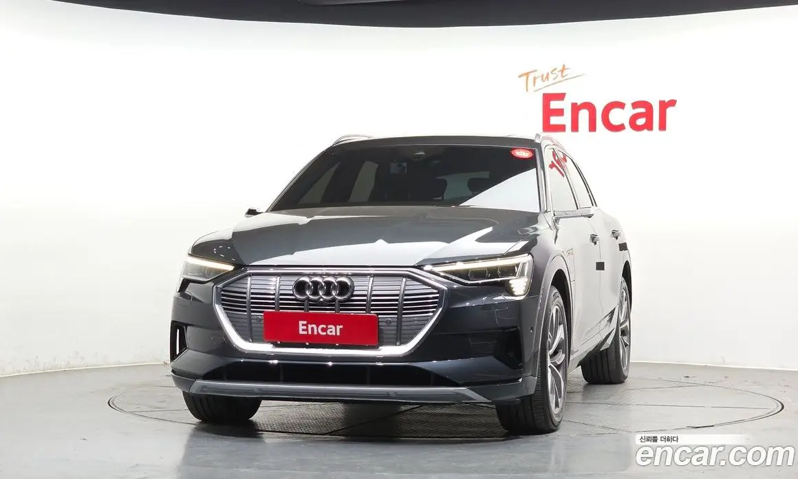 Audi e-tron 2020 0.2 автомат (гидро), фото 3 Audi e-tron 2020 0.2 автомат (гидро), фото 3