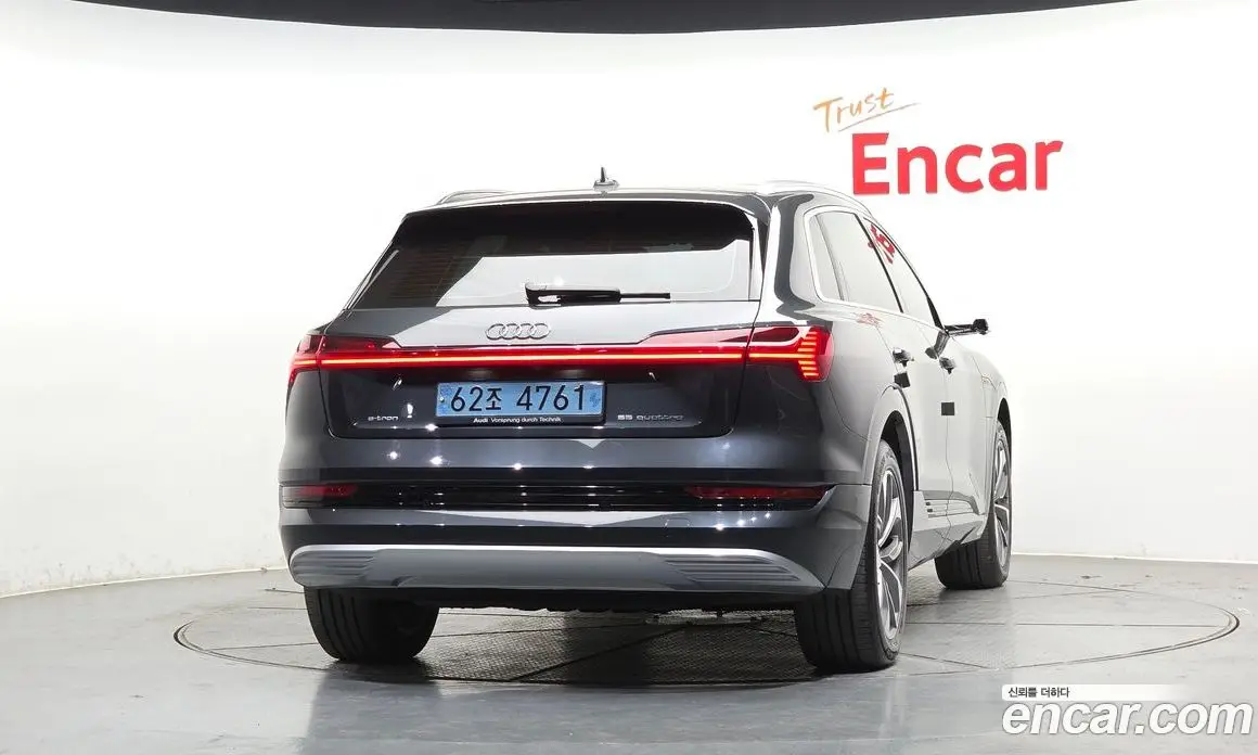 Audi e-tron 2020 0.2 автомат (гидро), фото 4 Audi e-tron 2020 0.2 автомат (гидро), фото 4