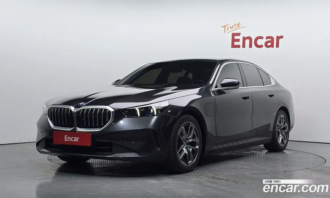 BMW 5 серия 2024 2.0 автомат (гидро), фото 1 BMW 5 серия 2024 2.0 автомат (гидро), фото 1