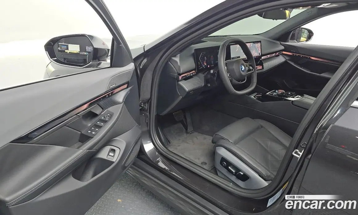 BMW 5 серия 2024 2.0 автомат (гидро), фото 10 BMW 5 серия 2024 2.0 автомат (гидро), фото 10