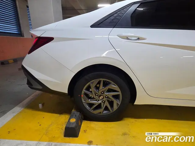 Hyundai Avante 2025 1.6 автомат (гидро), миниатюра 8