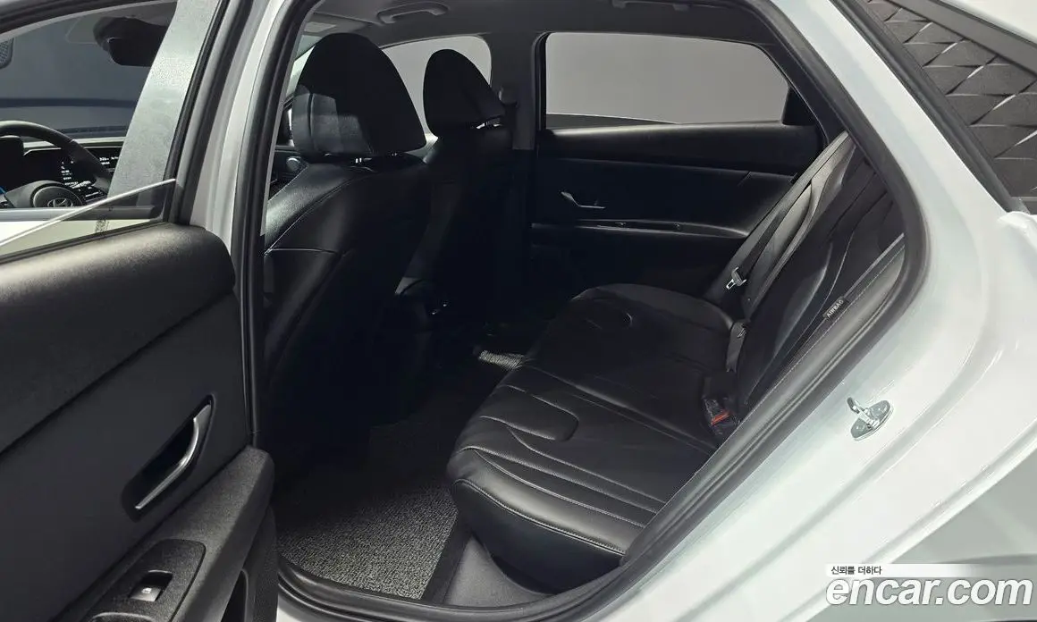 Hyundai Avante 2025 1.6 автомат (гидро), фото 12