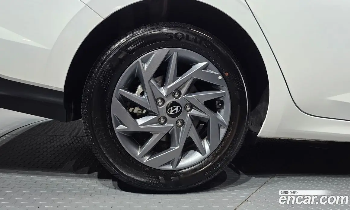 Hyundai Avante 2025 1.6 автомат (гидро), фото 5