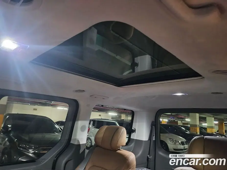 Hyundai Staria 2025 2.2 автомат (гидро), фото 7