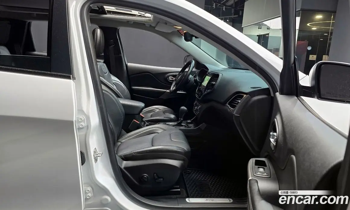 Jeep Cherokee 2021 2.4 автомат (гидро), фото 11 Jeep Cherokee 2021 2.4 автомат (гидро), фото 11