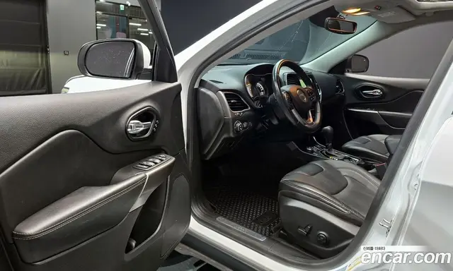 Jeep Cherokee 2021 2.4 автомат (гидро), миниатюра 10 Jeep Cherokee 2021 2.4 автомат (гидро), миниатюра 10