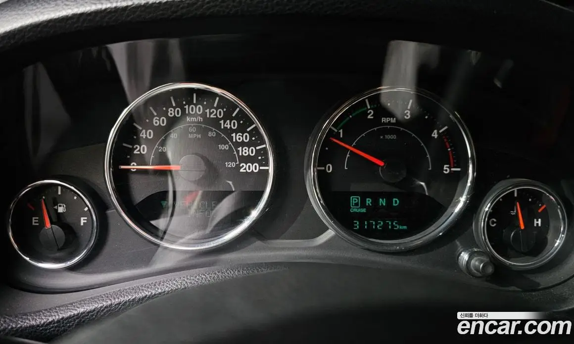 Jeep Wrangler 2014 2.8 автомат (гидро), фото 8 Jeep Wrangler 2014 2.8 автомат (гидро), фото 8