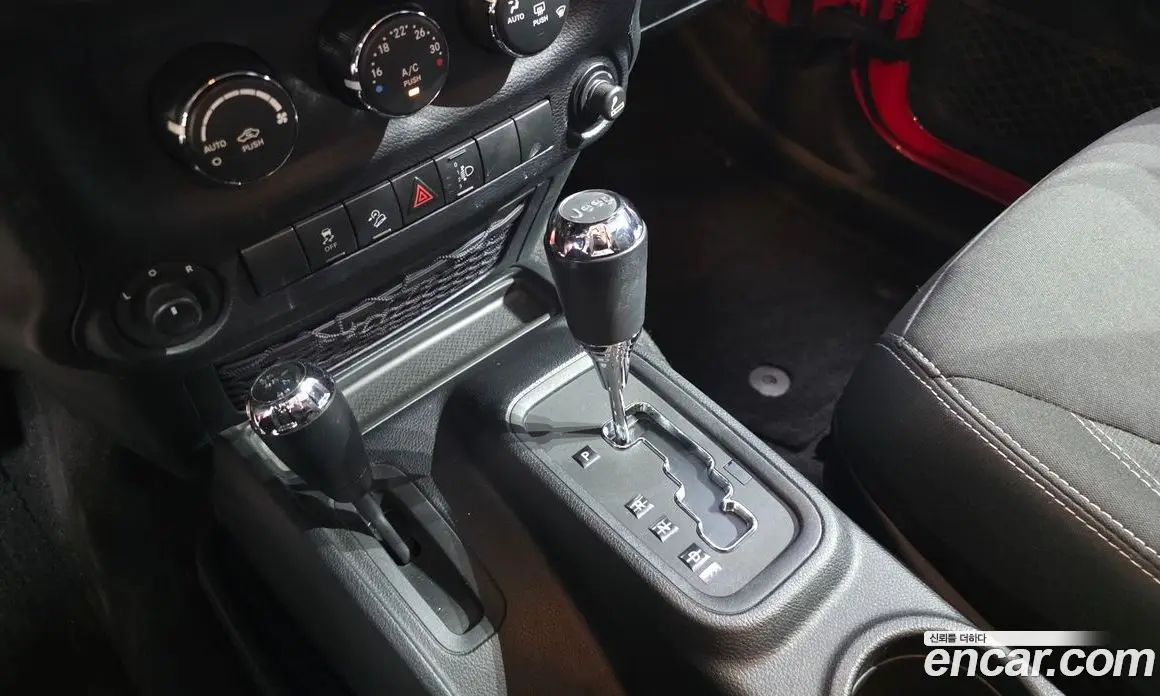 Jeep Wrangler 2016 3.6 автомат (гидро), фото 9