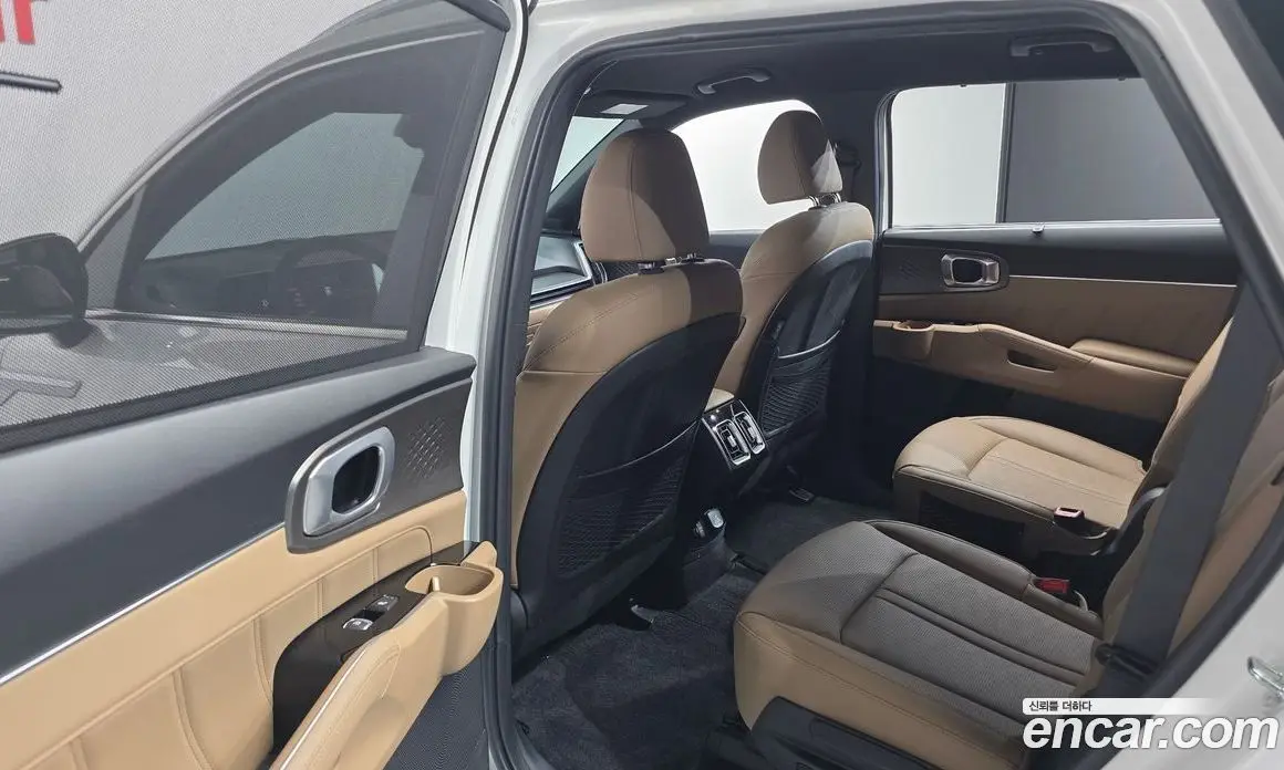 Kia Sorento 2023 1.6 автомат (гидро), фото 17