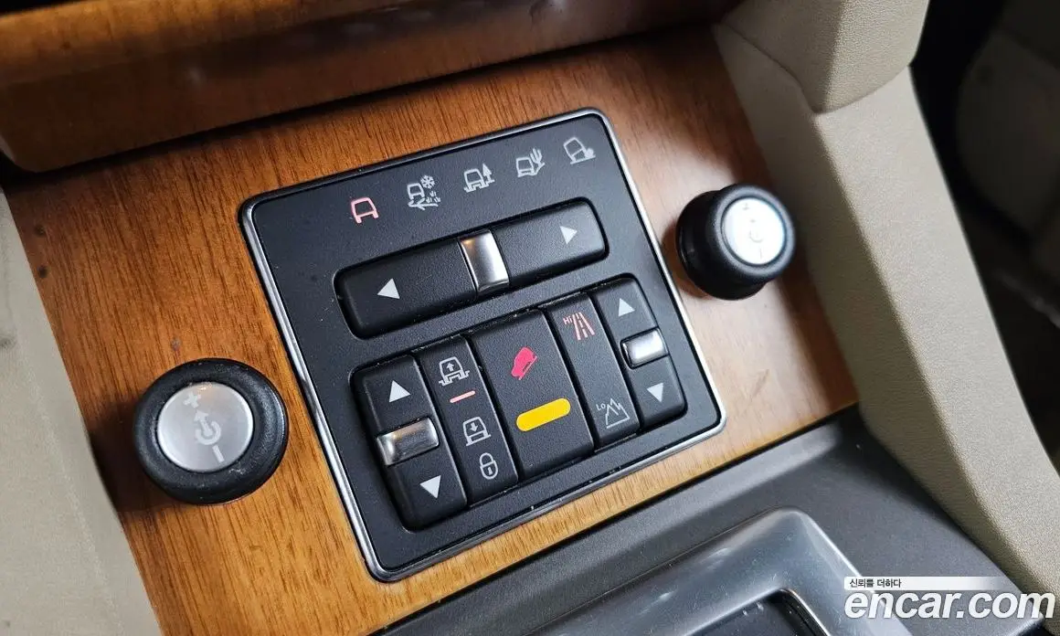 Land Rover Discovery 2012 3.0 автомат (гидро), фото 16