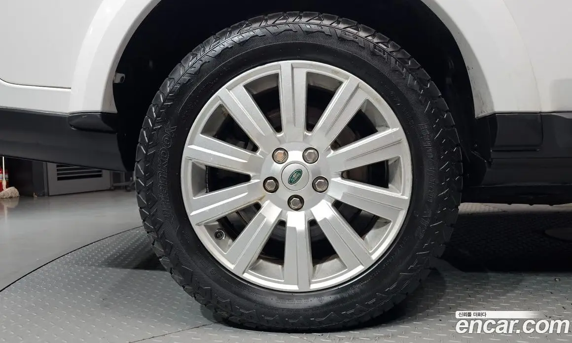 Land Rover Discovery 2012 3.0 автомат (гидро), фото 5