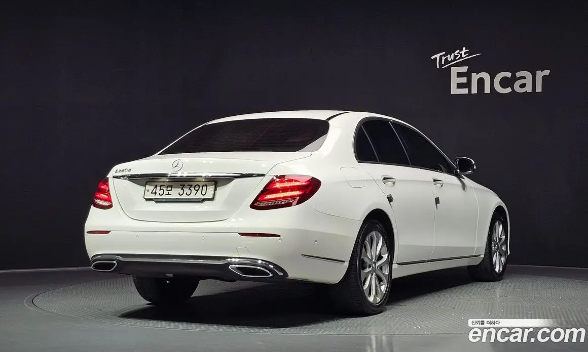 Mercedes-Benz E-Class 2017 1.9 автомат (гидро), фото 2 Mercedes-Benz E-Class 2017 1.9 автомат (гидро), фото 2