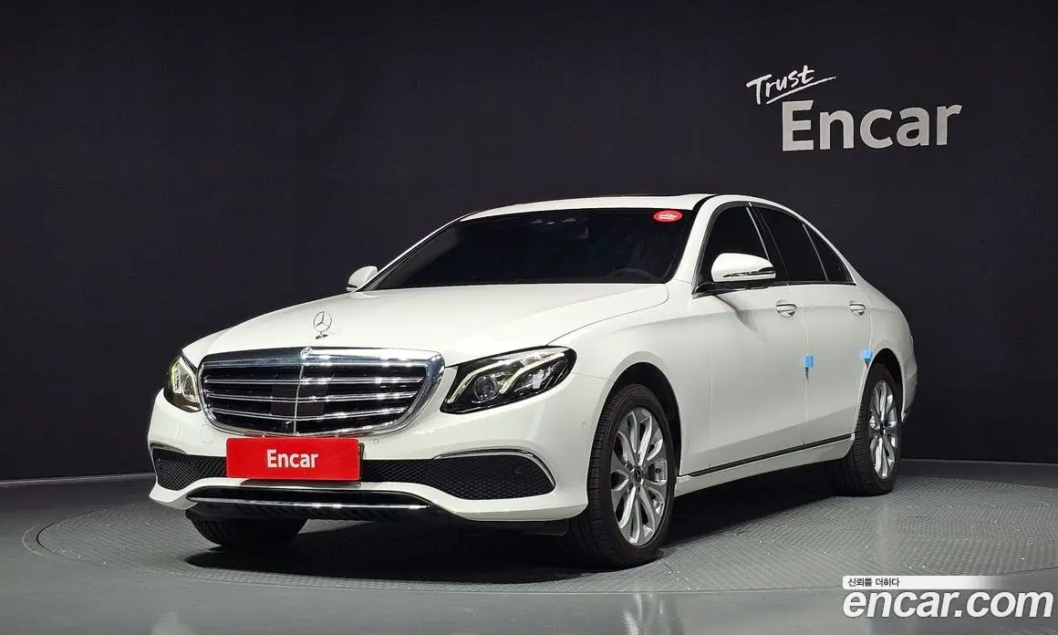 Mercedes-Benz E-Class 2020 2.0 автомат (гидро), фото 1 Mercedes-Benz E-Class 2020 2.0 автомат (гидро), фото 1