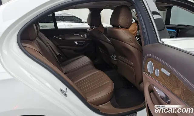 Mercedes-Benz E-Class 2020 2.0 автомат (гидро), миниатюра 12