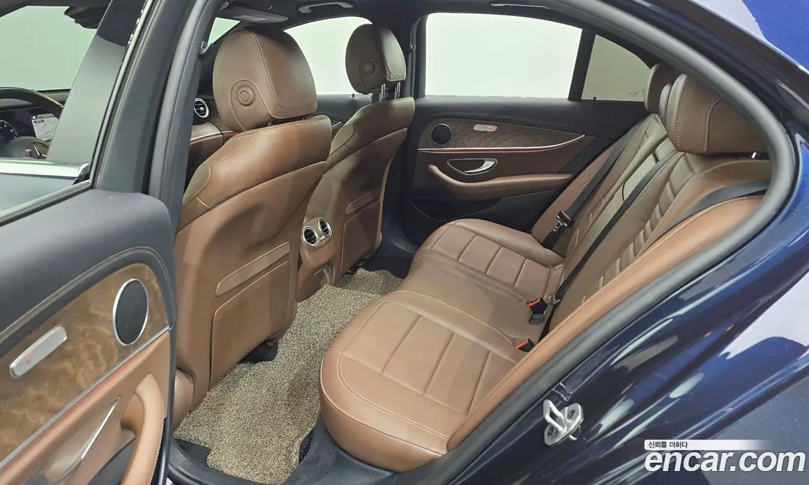 Mercedes-Benz E-Class 2022 2.0 автомат (гидро), фото 11