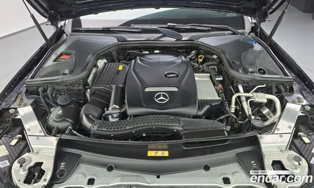 Mercedes-Benz E-Class 2022 2.0 автомат (гидро), миниатюра 6