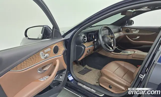 Mercedes-Benz E-Class 2022 2.0 автомат (гидро), миниатюра 10