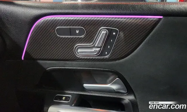 Mercedes-Benz GLB-Class 2022 2.0 автомат (гидро), миниатюра 12